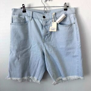 NWT a.n.a Light wash High-rise 9in inseam bermuda shorts Size 14